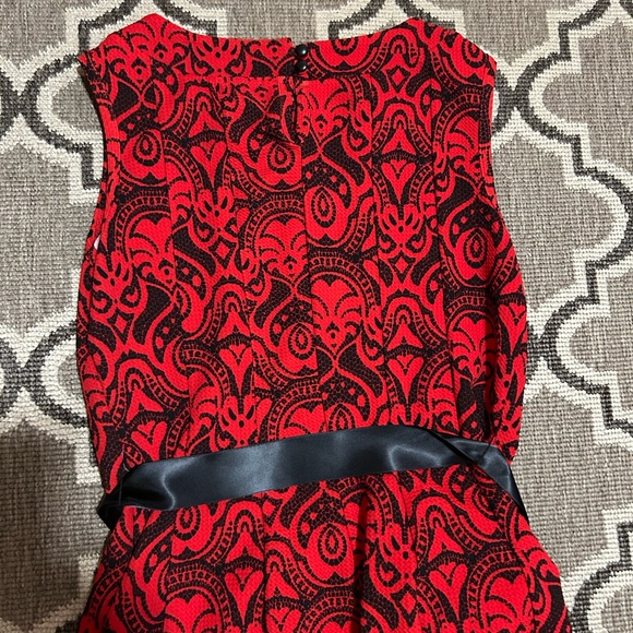 Red dress - Picture 2 of 3